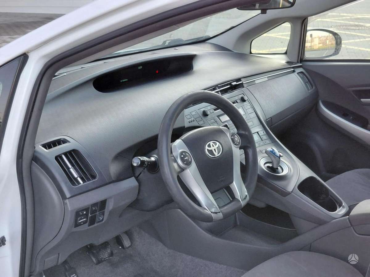 Toyota Prius - 7