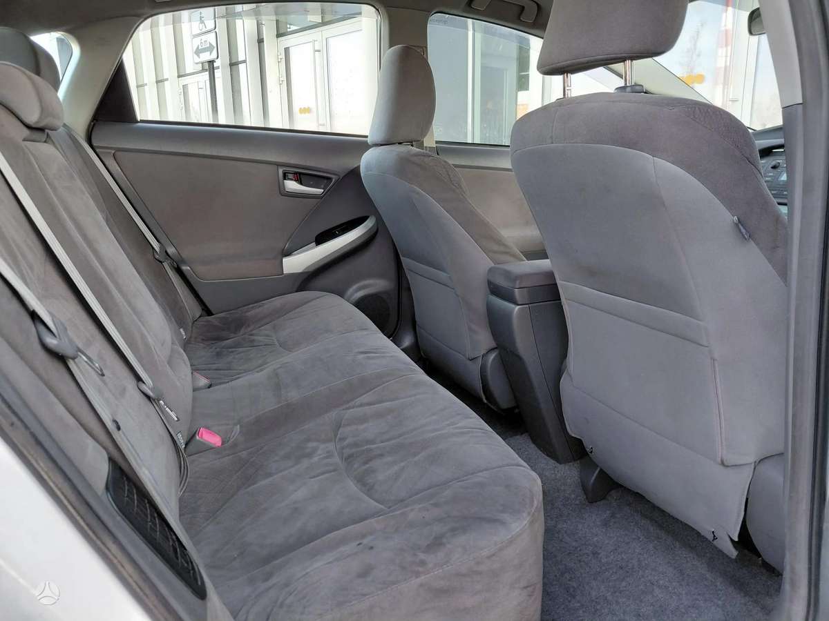 Toyota Prius - 10