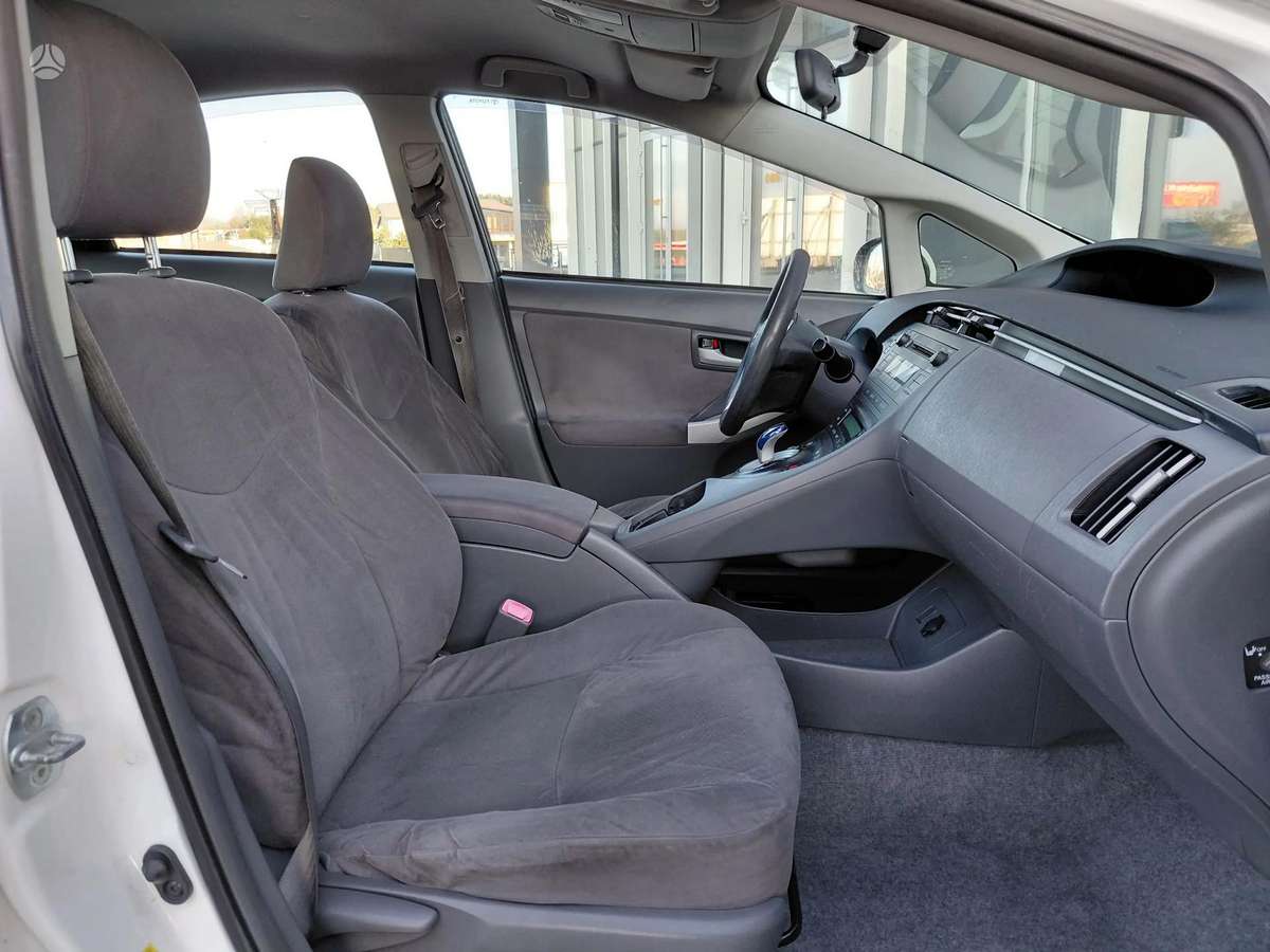 Toyota Prius - 12