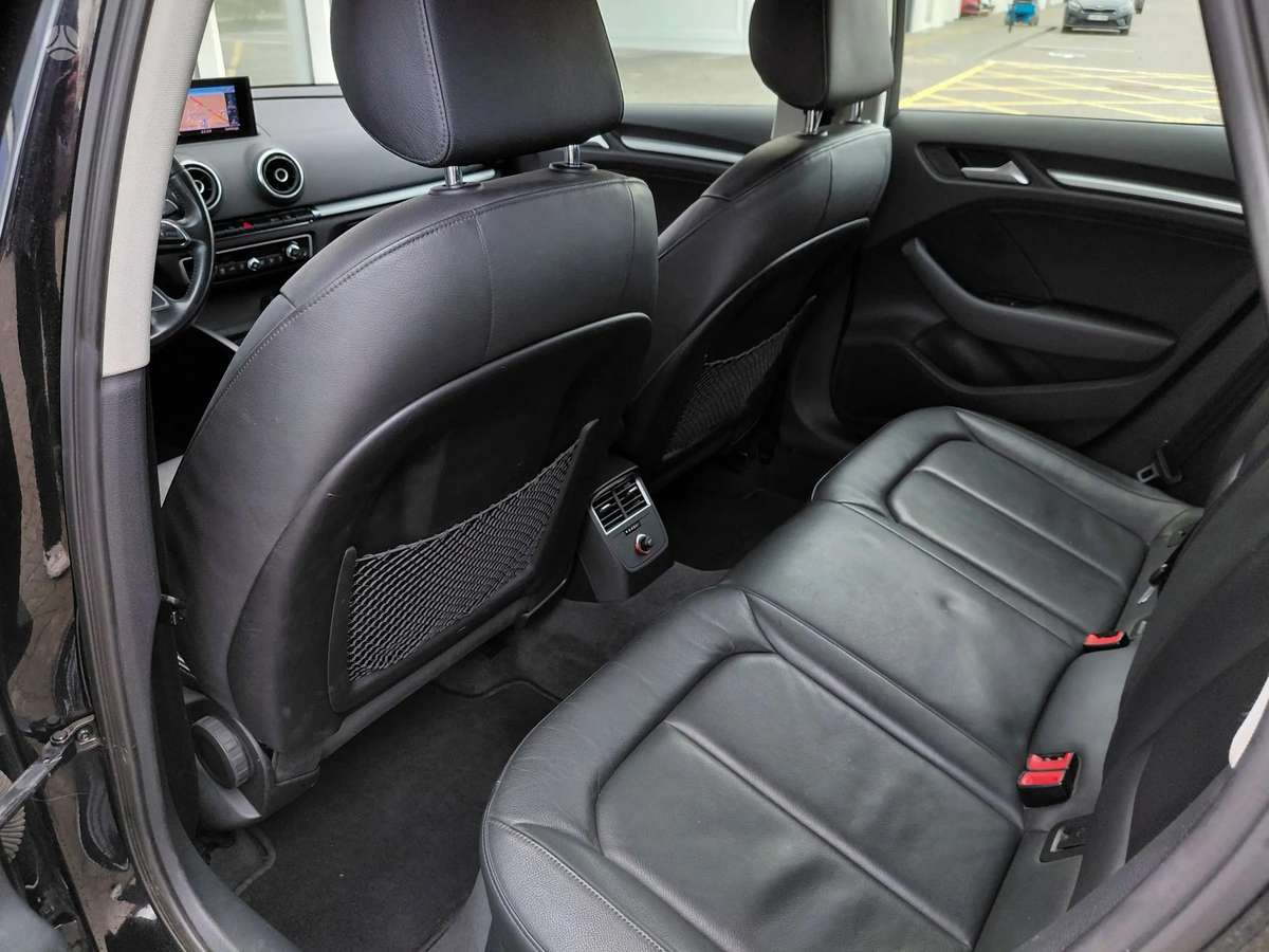 Audi A3, 1.6 l., hatchback