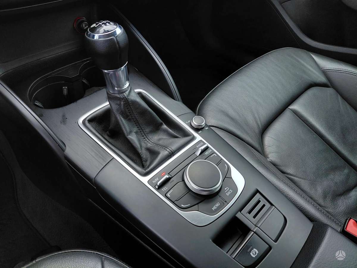 Audi A3, 1.6 l., hatchback