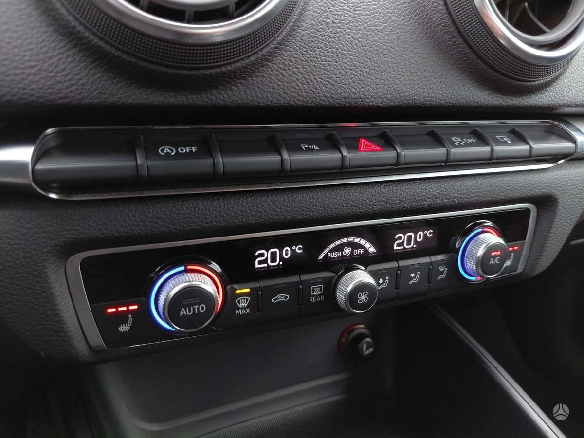 Audi A3, 1.6 l., hatchback