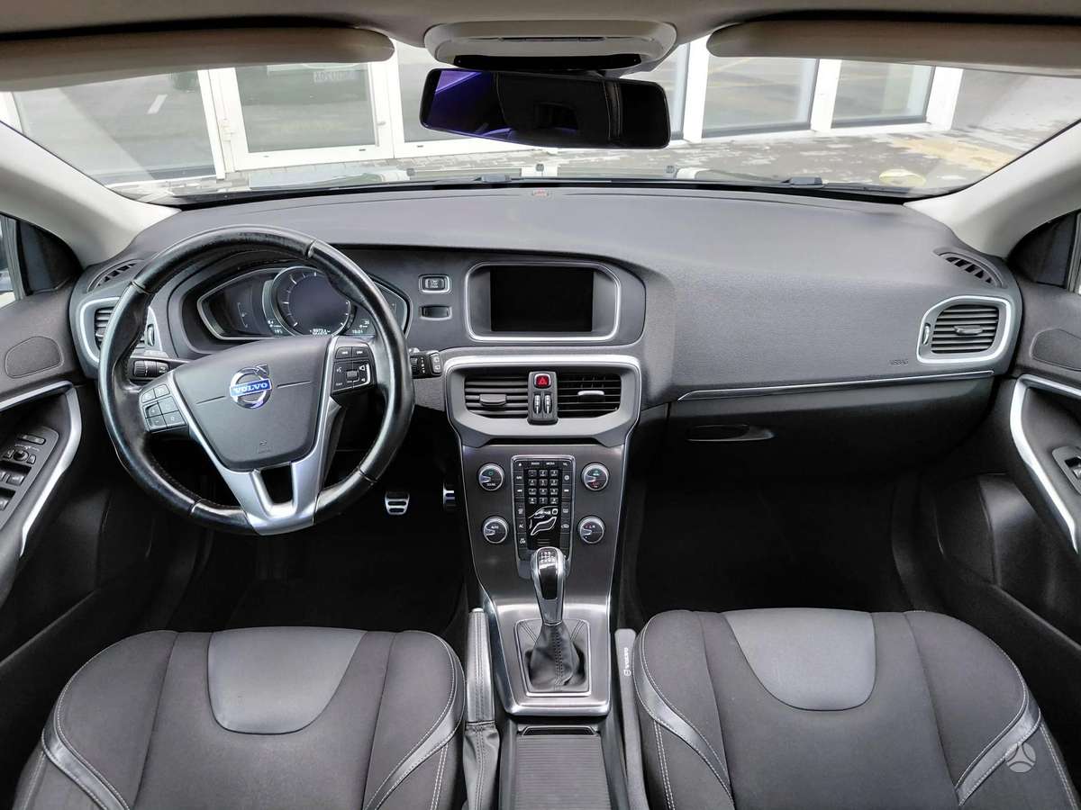 Volvo V40 - 11