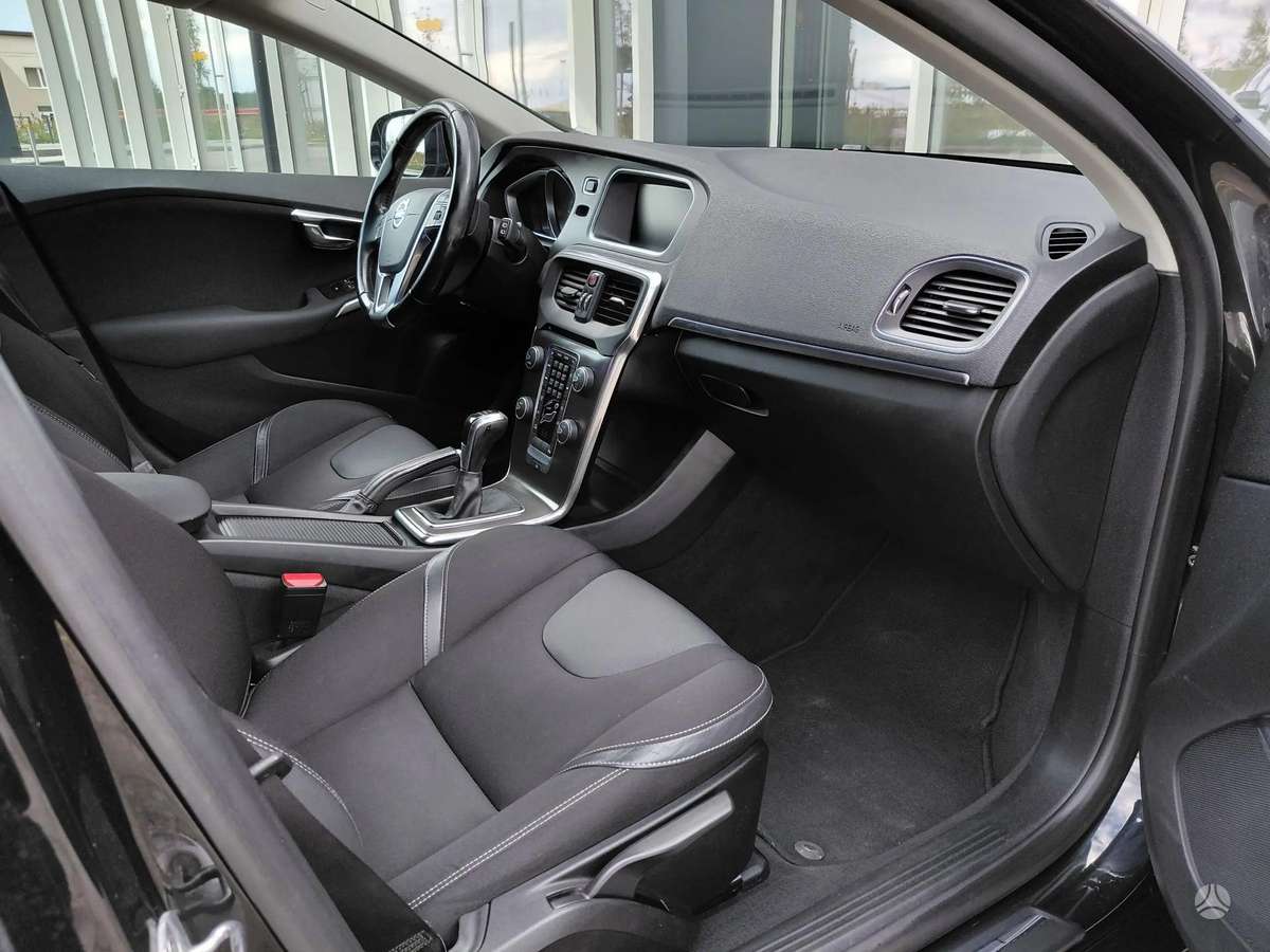 Volvo V40, 2.0 l., Хэтчбек