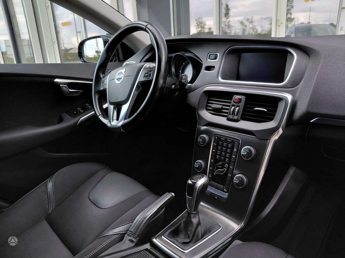 Volvo V40, 2.0 l., hatchback