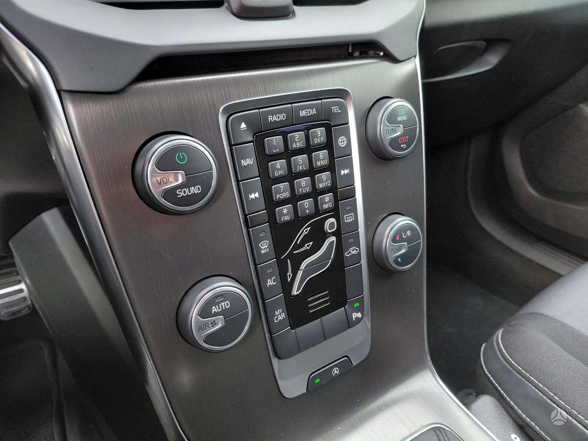Volvo V40, 2.0 l., hatchback