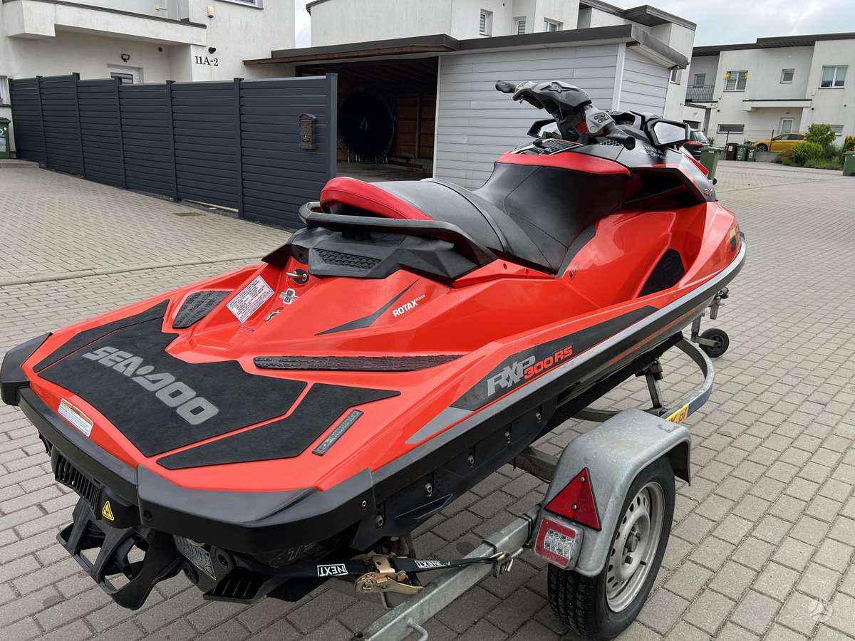 Sea-Doo RXP-X 300, водные мотоциклы