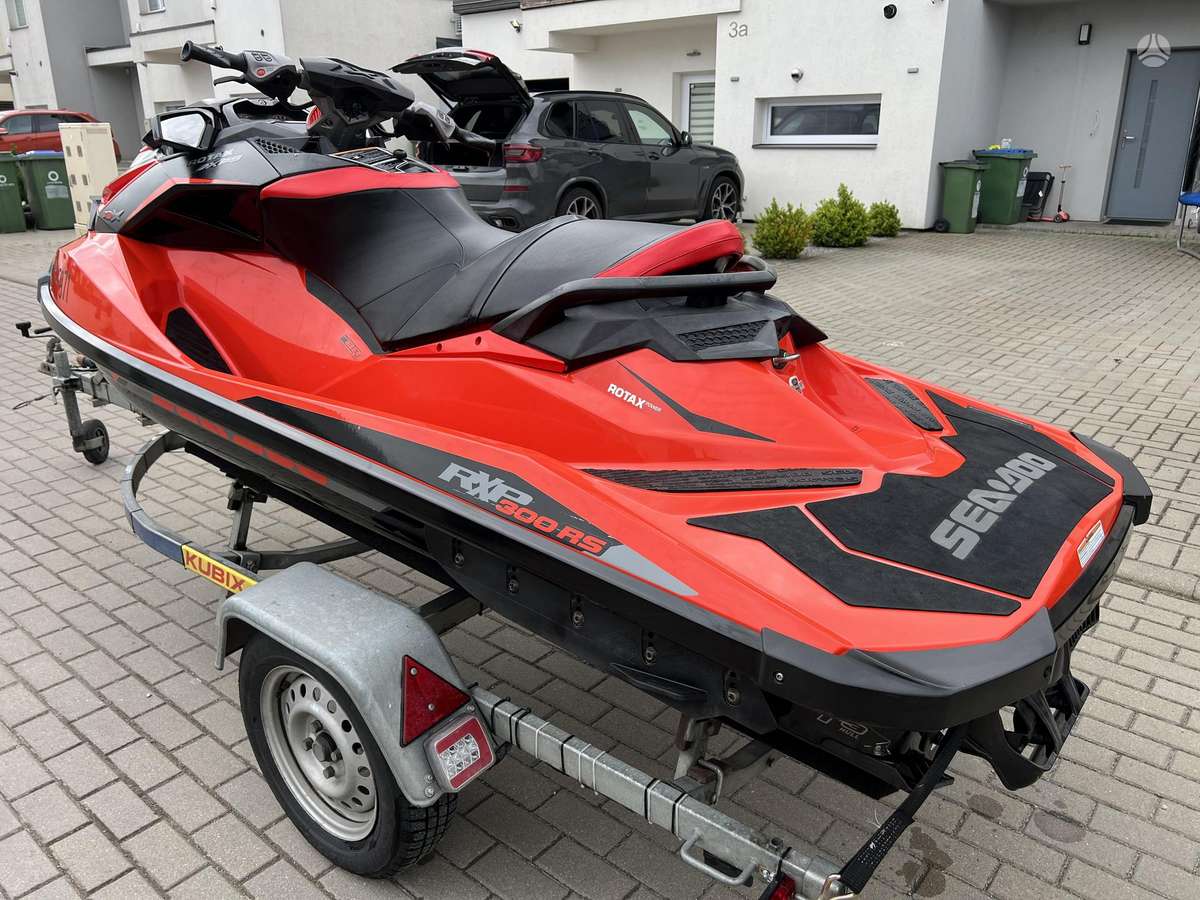 Sea-Doo RXP-X 300, водные мотоциклы