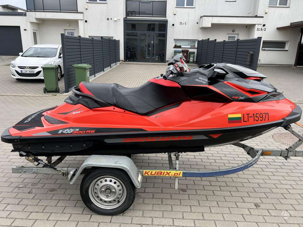Sea-Doo RXP-X 300, водные мотоциклы