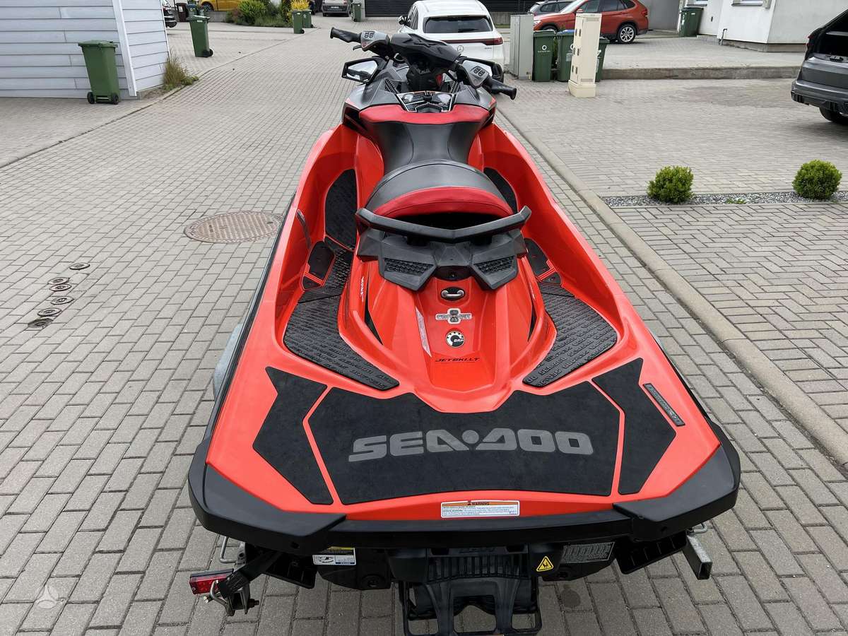 Sea-Doo RXP-X 300, водные мотоциклы