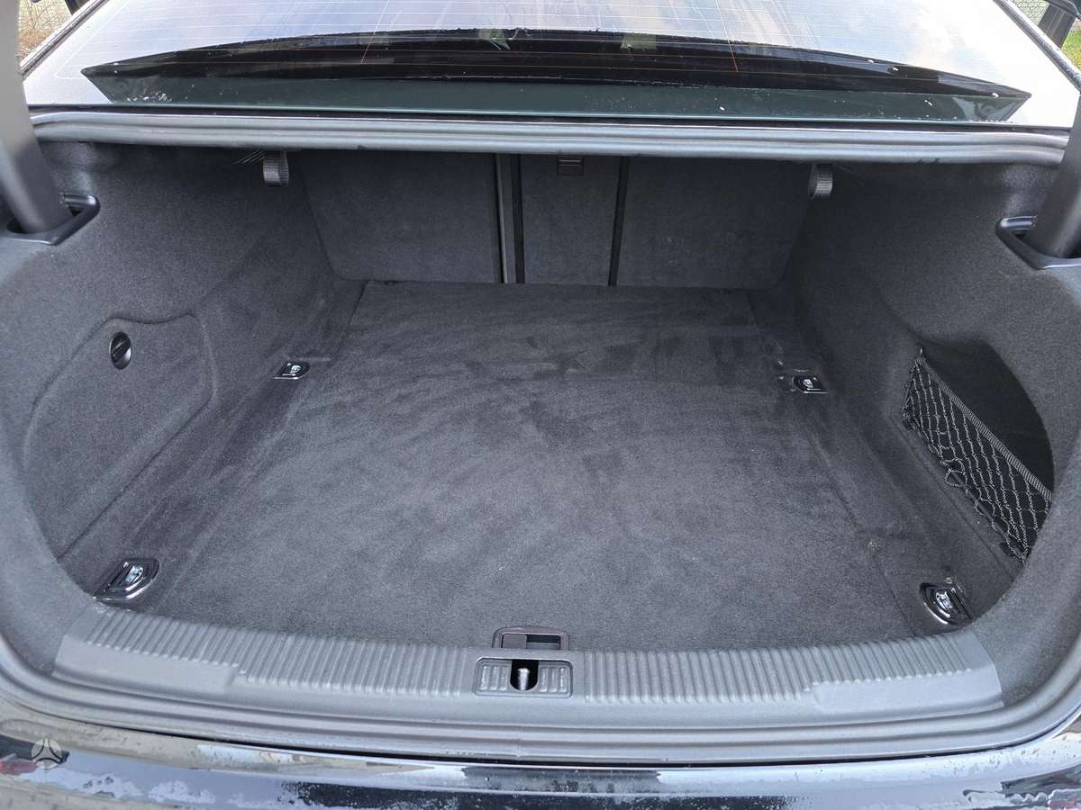 Audi A6, 2.0 l., Седан