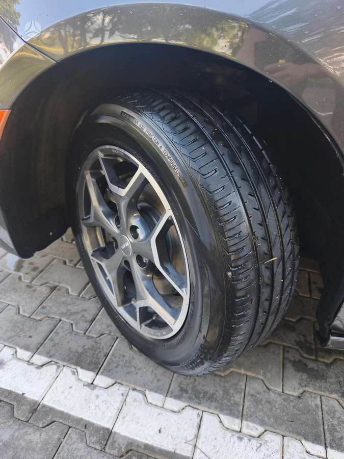 Chrysler Pacifica, lengvojo lydinio, R18