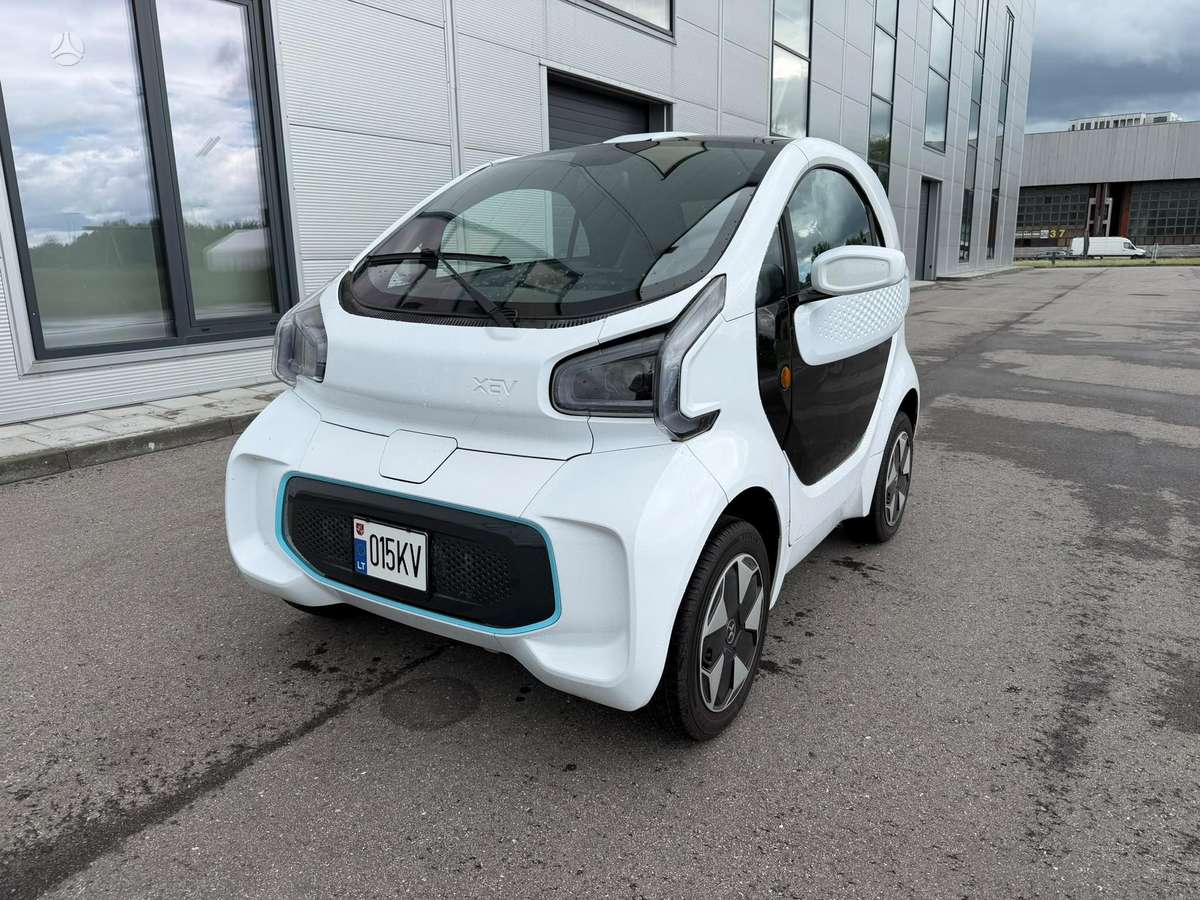 XEV YOYO, hatchback