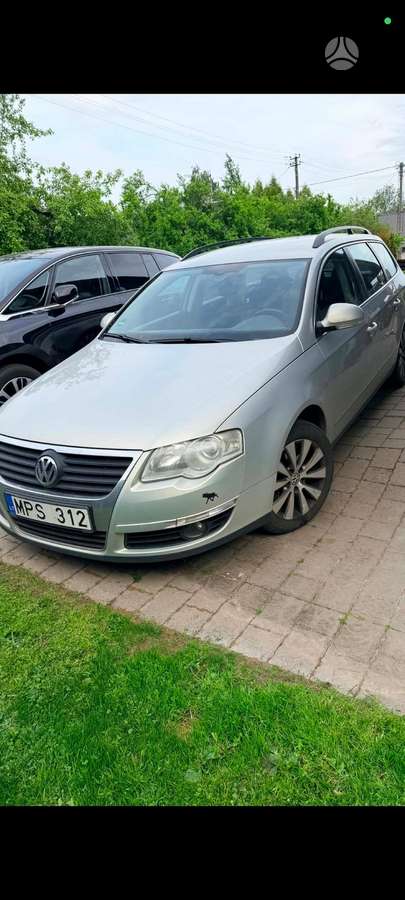 Volkswagen Passat - 1