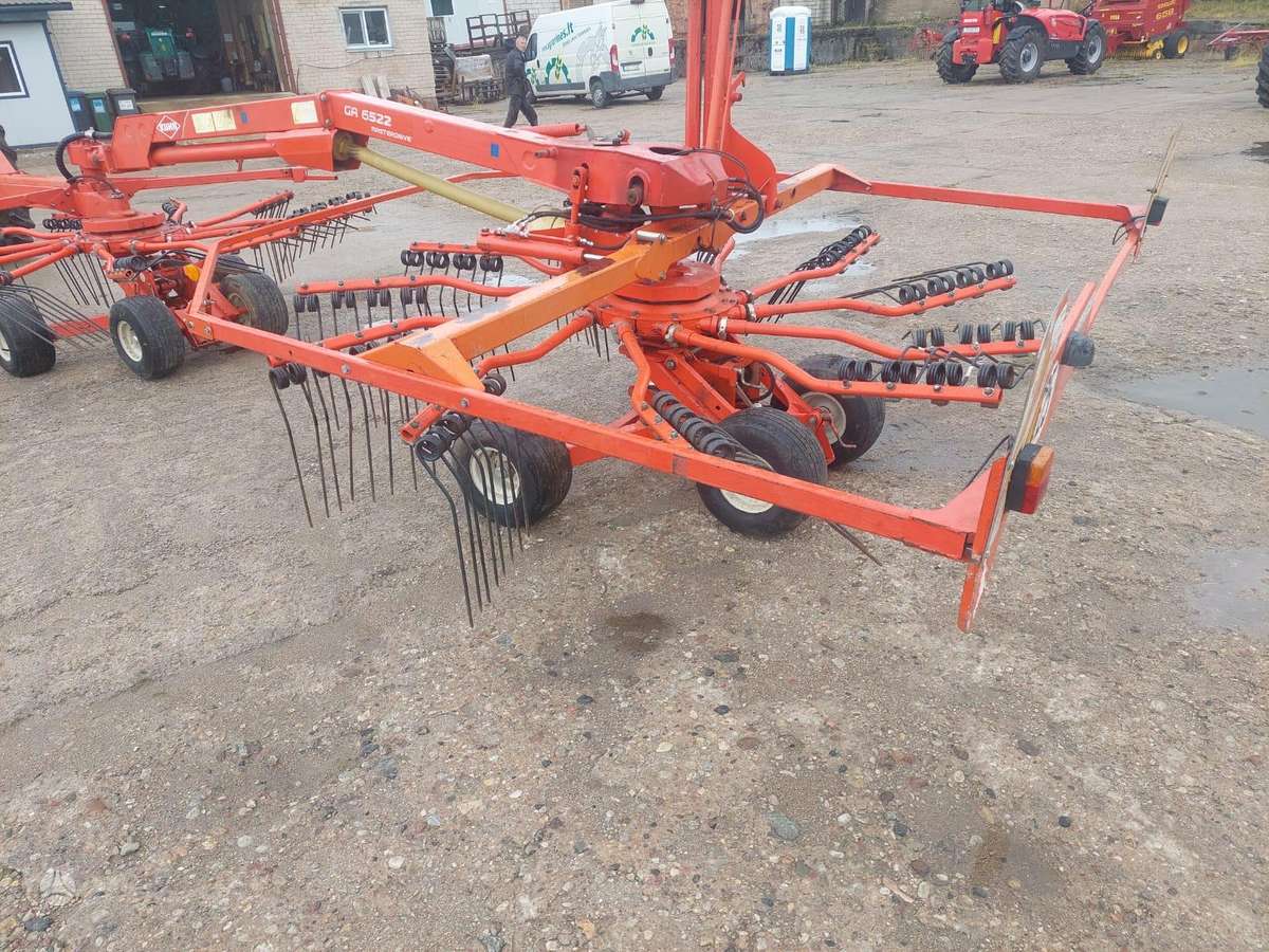 Kuhn GA 6522, rakes