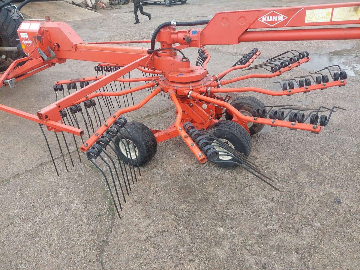 Kuhn GA 6522, grėbliai