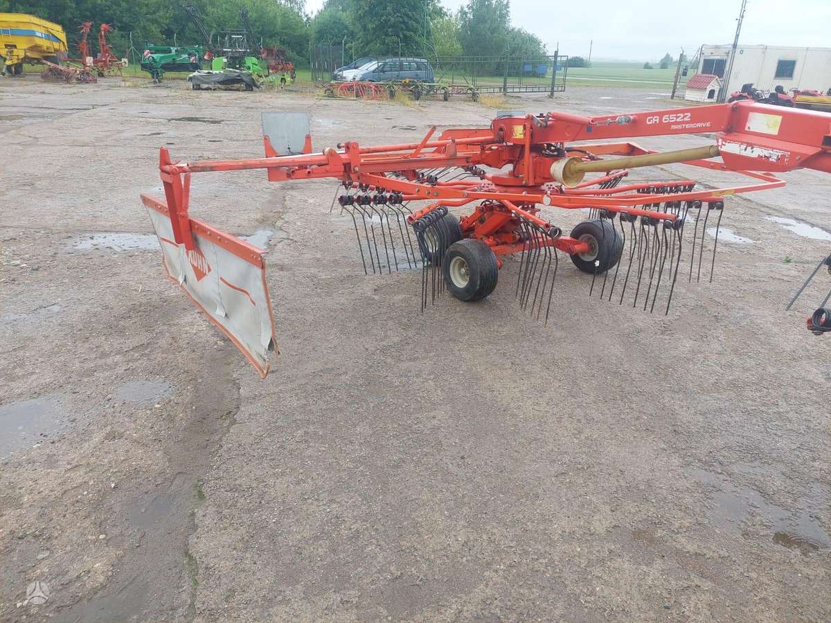 Kuhn GA 6522, grėbliai