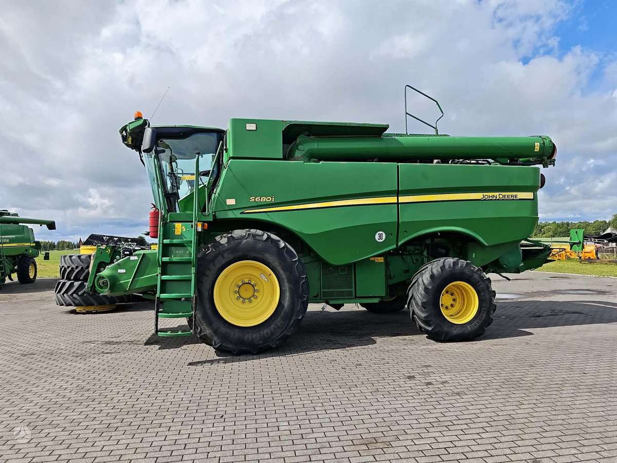 John Deere S680, kombaini