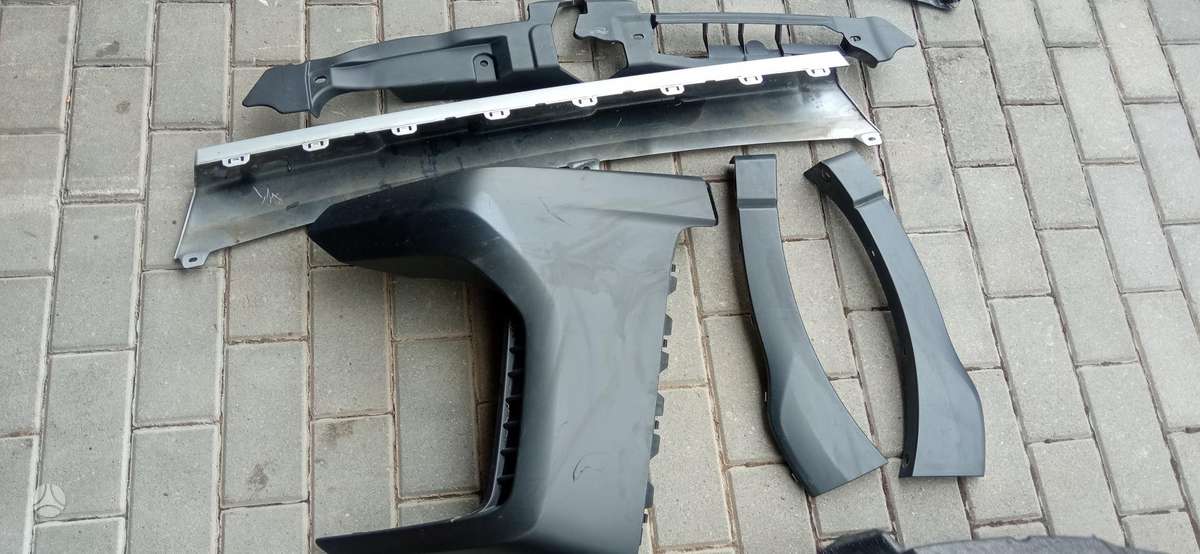 Subaru Outback kėbulo dalys