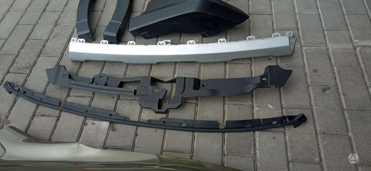 Subaru Outback kėbulo dalys