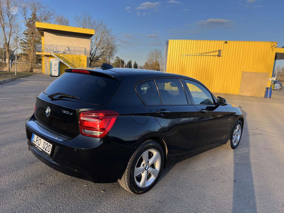 BMW 120, 2.0 l., hatchback