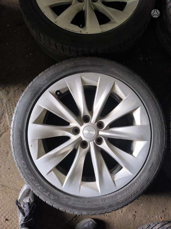 TESLA, lengvojo lydinio, R19