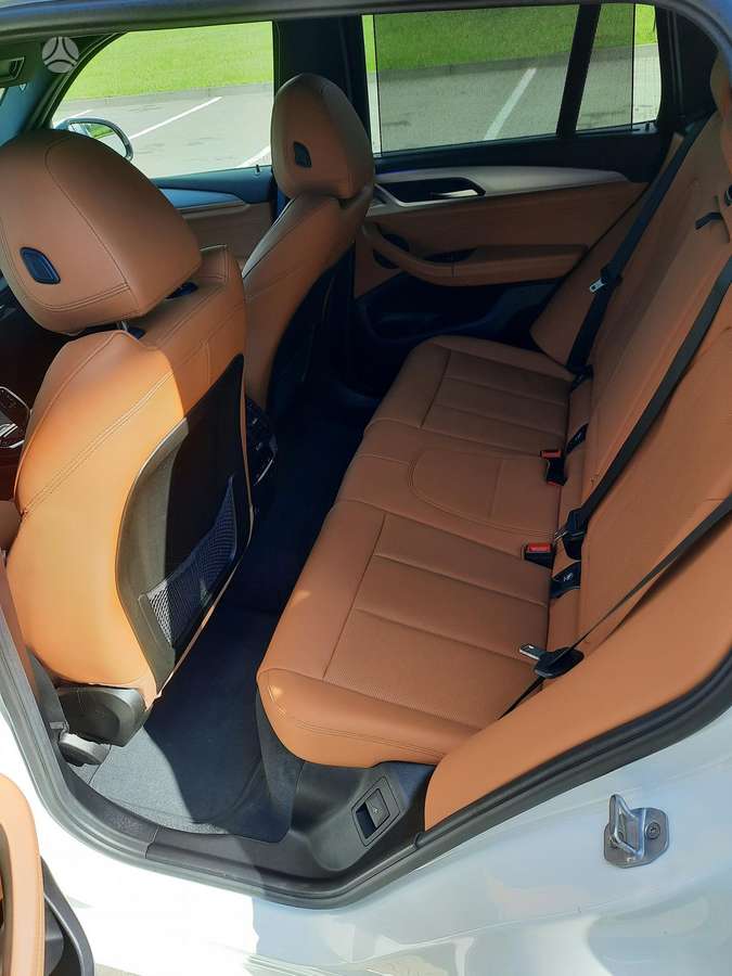 BMW X3, 2.0 l., Минивэн