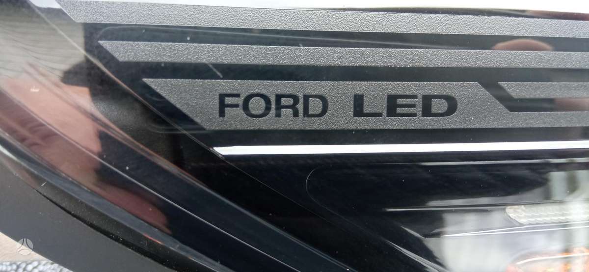 Ford Escape kėbulo dalys