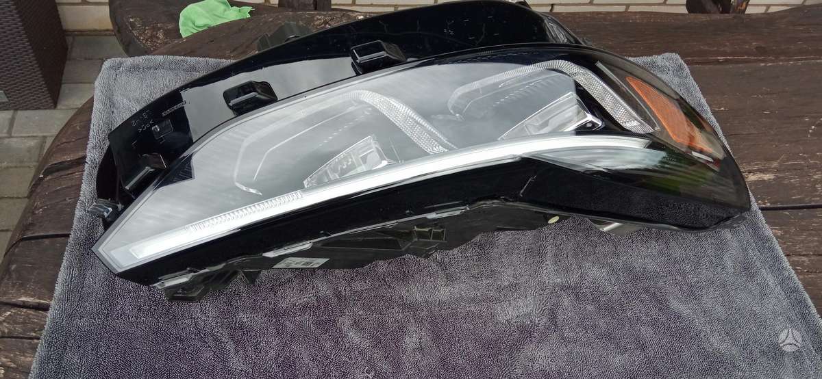 Ford Escape kėbulo dalys