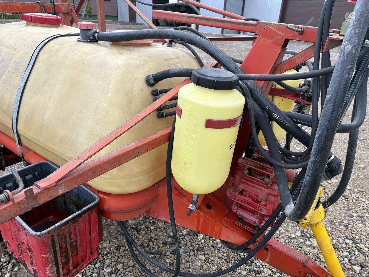 Hardi 12M - 1000L, разбрызгиватели