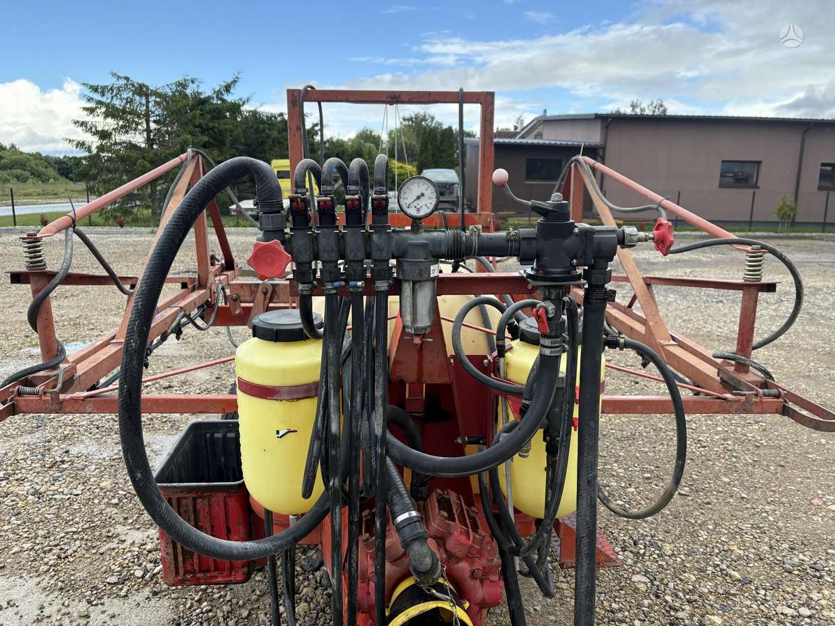 Hardi 12M - 1000L, разбрызгиватели