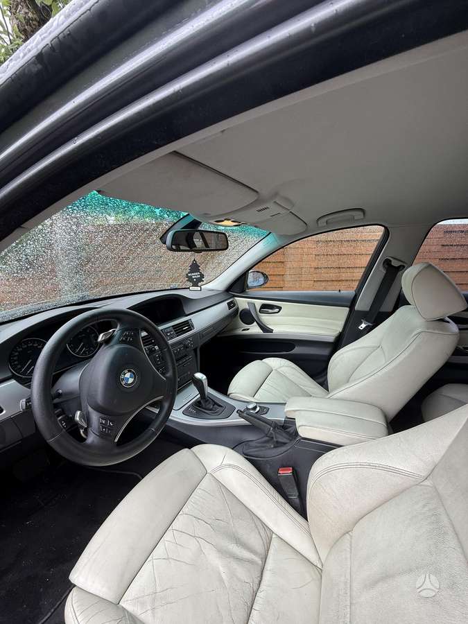 BMW 325, 2.5 l., Седан