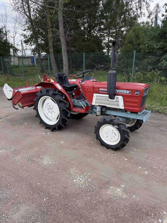 Yanmar Ym2002D, traktoriai