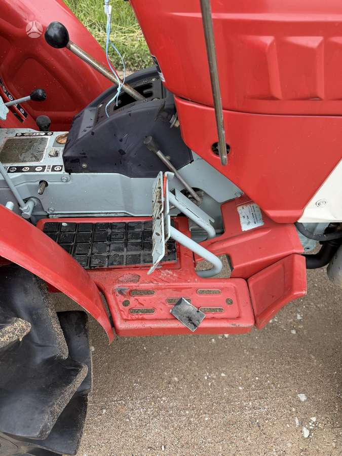 Yanmar Ym2002D, traktoriai