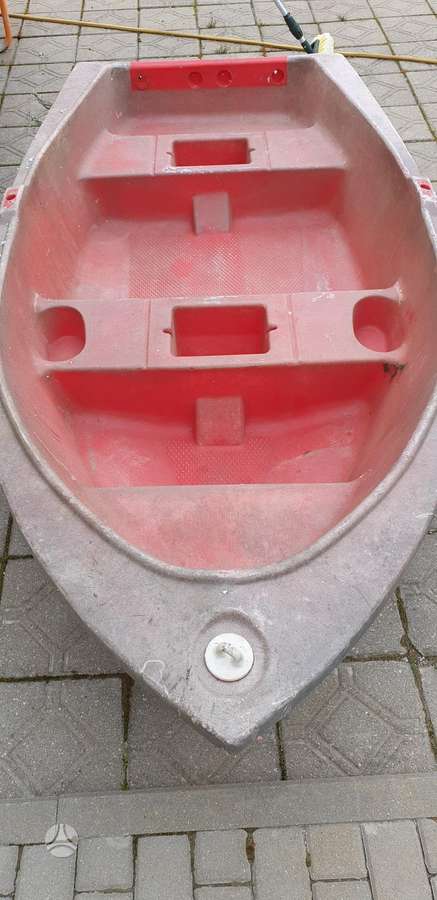 Nezinoma Nera, plastic boats