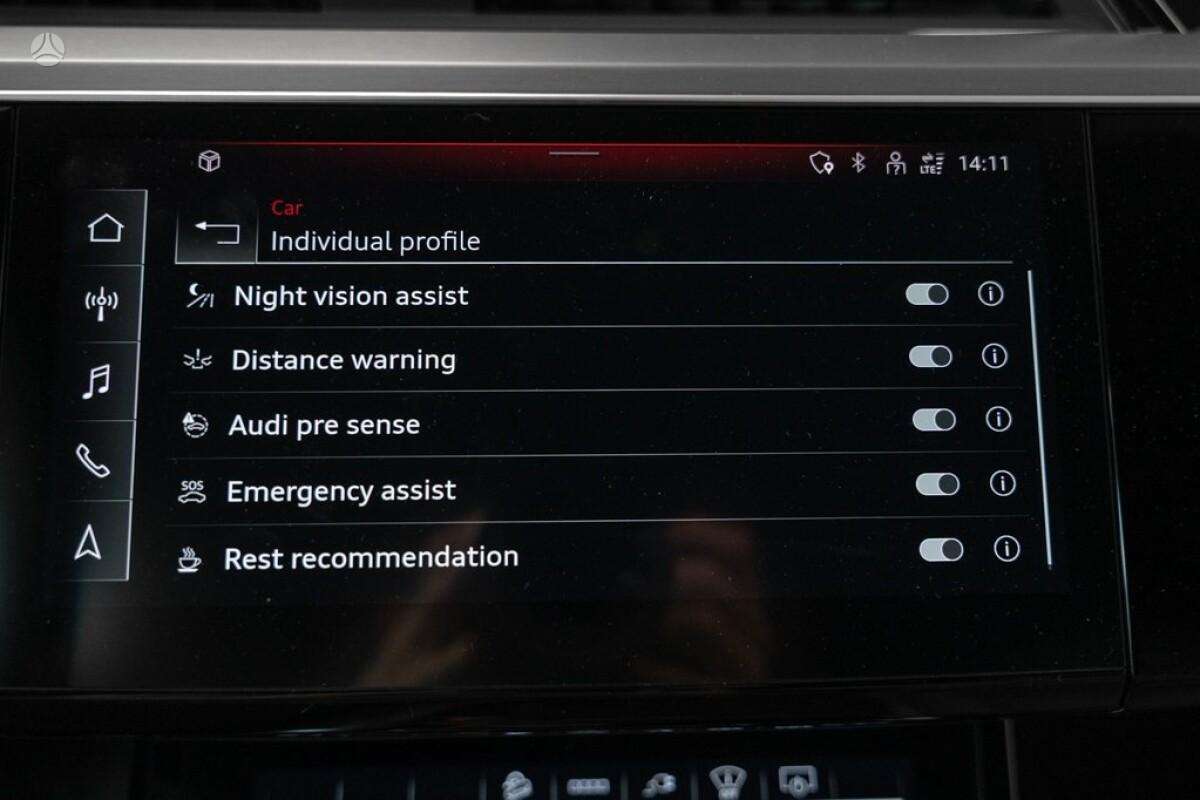 Audi e-tron, off-road / crossover
