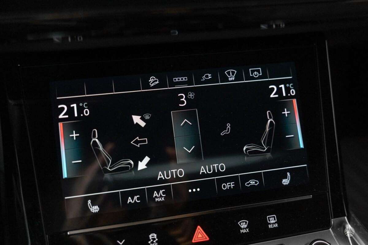 Audi e-tron, off-road / crossover
