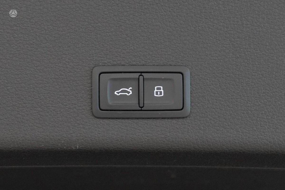Audi e-tron, off-road / crossover