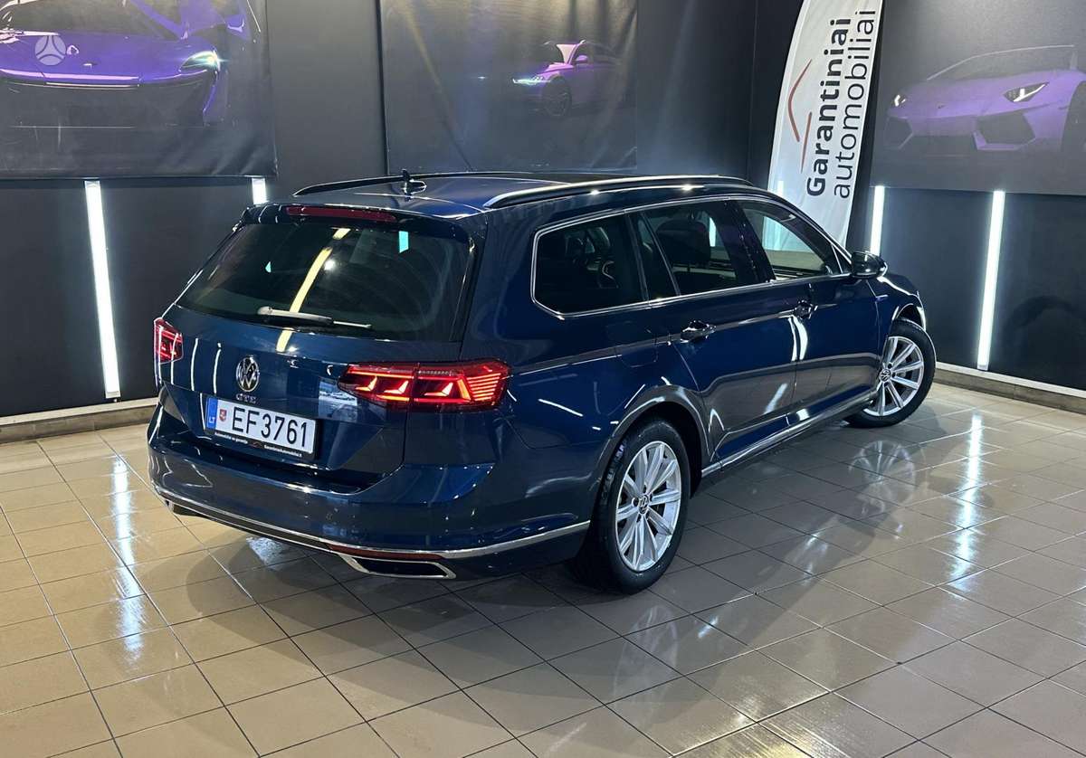 Volkswagen Passat - 2