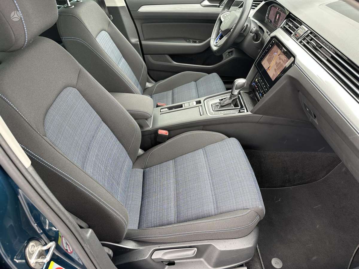 Volkswagen Passat - 4