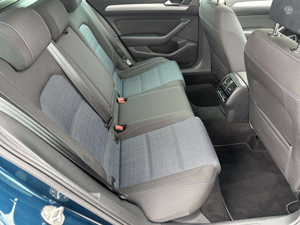 Volkswagen Passat - 5