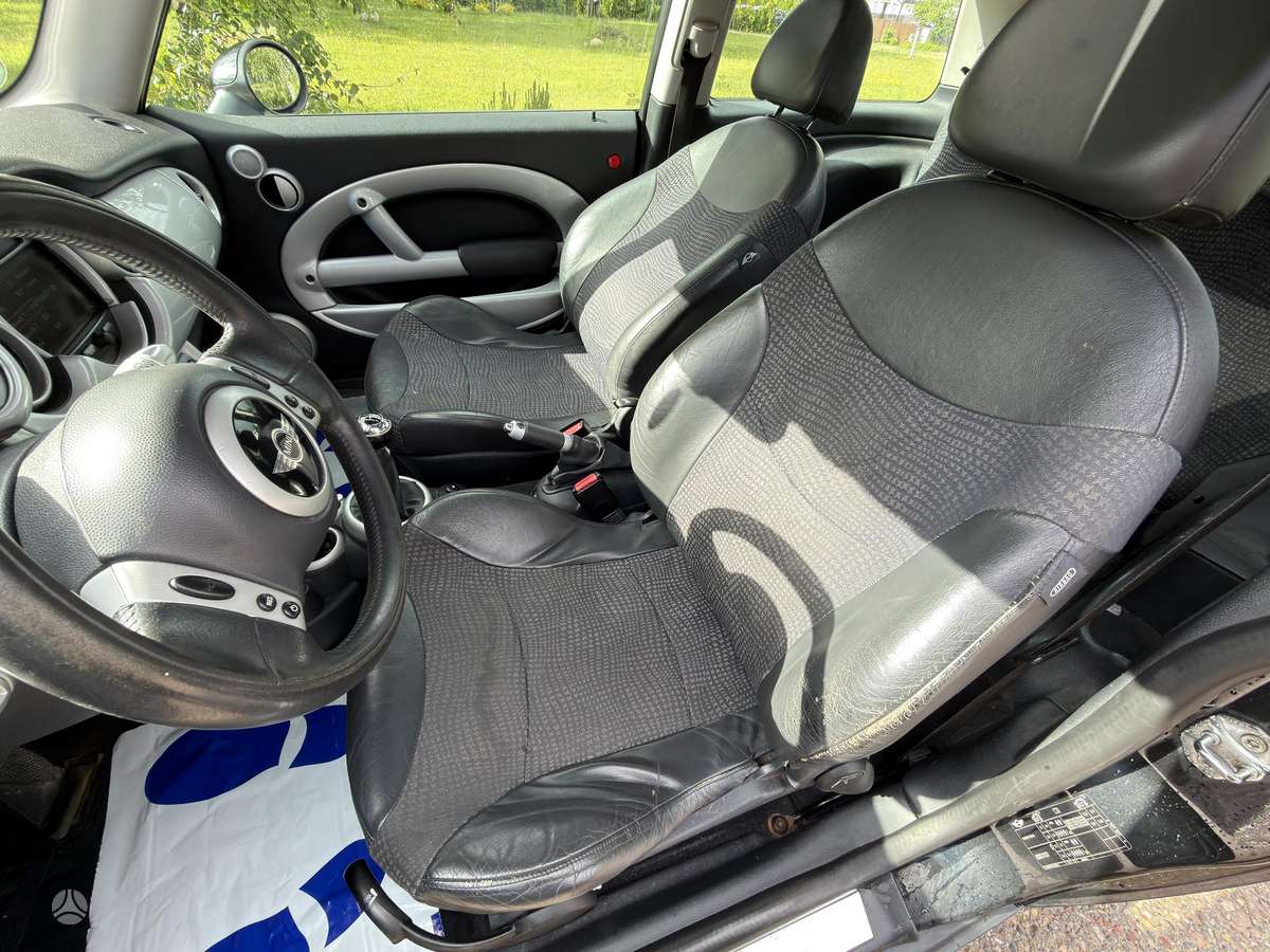 Mini Cooper, 1.6 l., hatchback