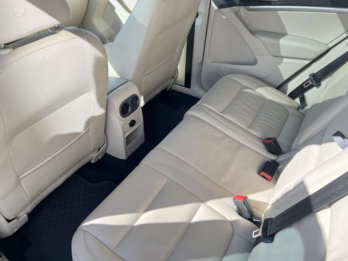 Volkswagen Tiguan - 5