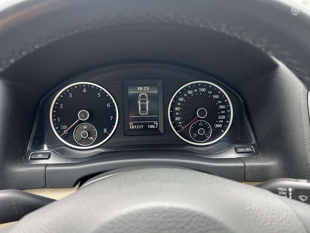Volkswagen Tiguan - 12
