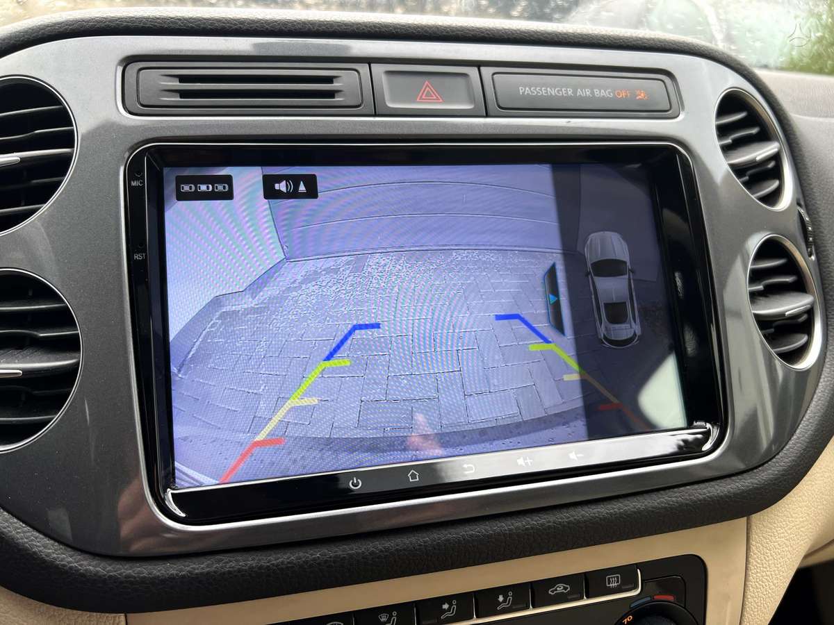 Volkswagen Tiguan - 8
