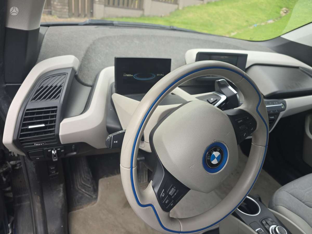 BMW i3, Хэтчбек