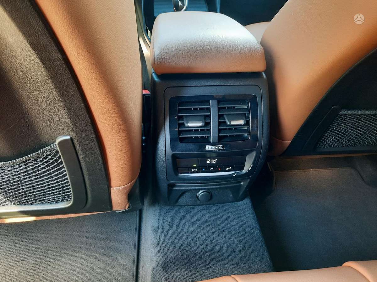 BMW X3, 2.0 l., Минивэн