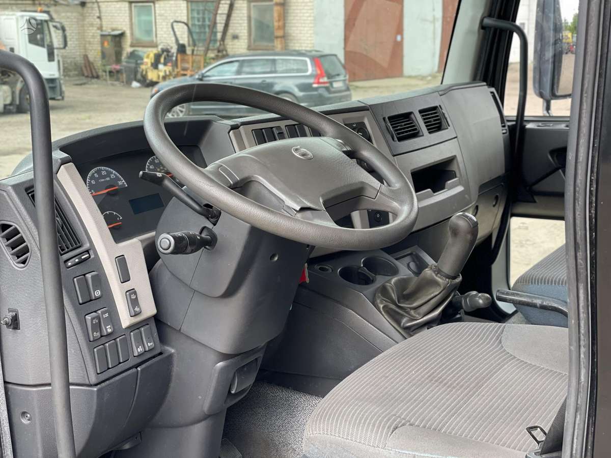 Volvo FL, kietašoniai