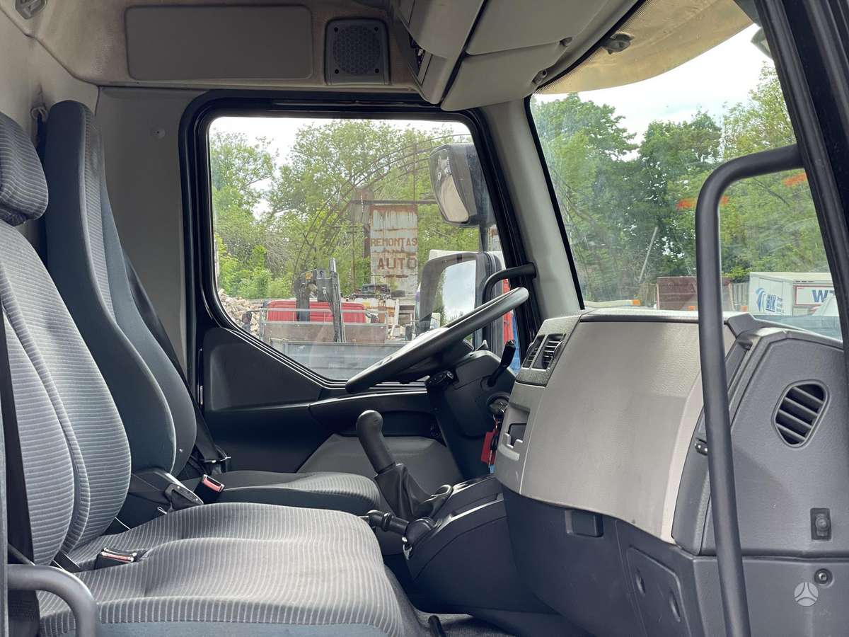 Volvo FL, box trucks / box vans