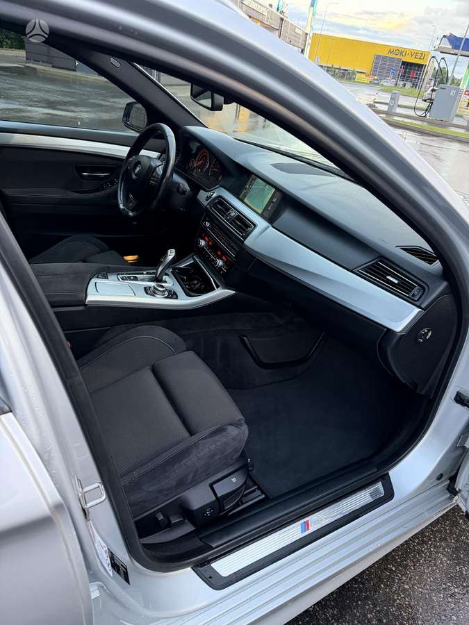 BMW 530, 3.0 l., wagon